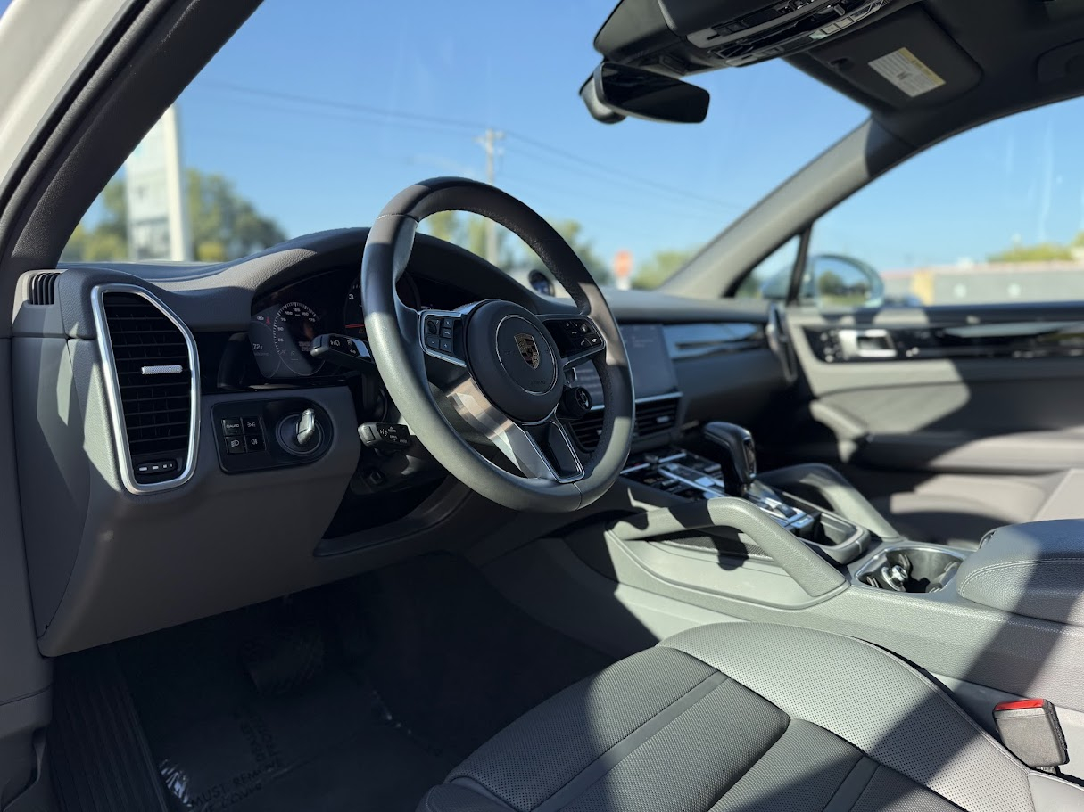 Porsche Cayenne Base 2021