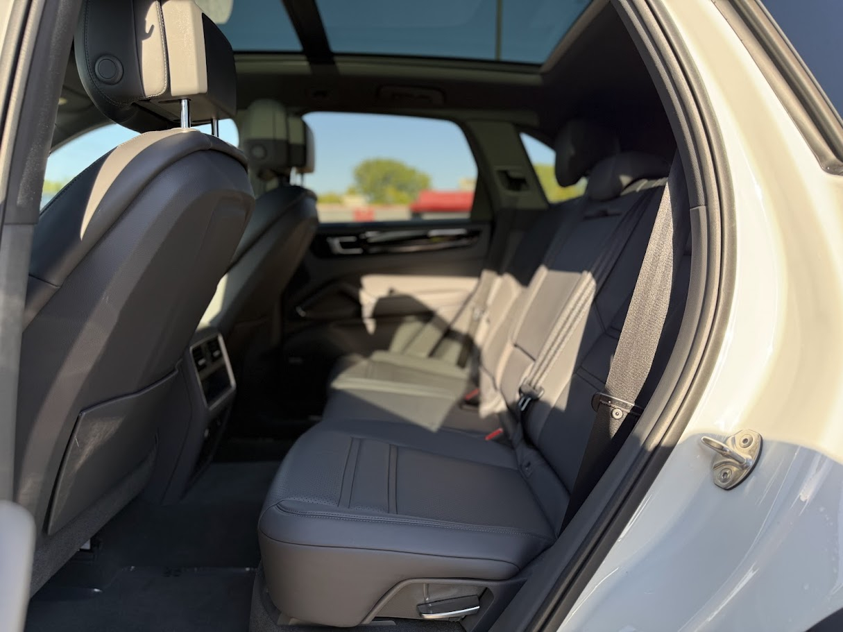 Porsche Cayenne Base 2021