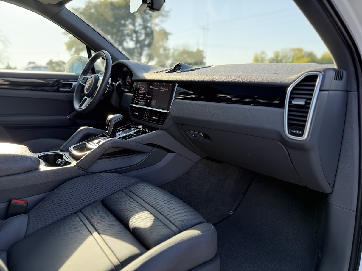 Porsche Cayenne Base 2021