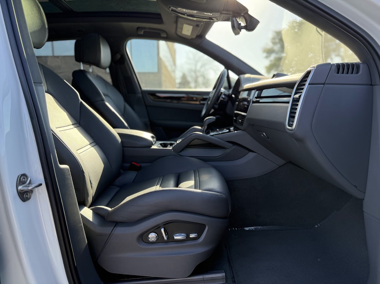 Porsche Cayenne Base 2021