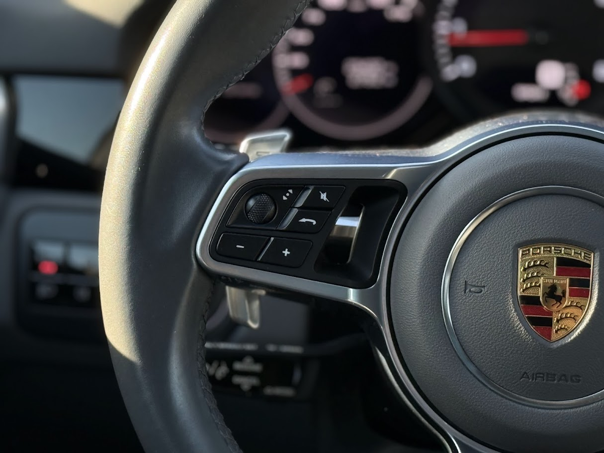 Porsche Cayenne Base 2021