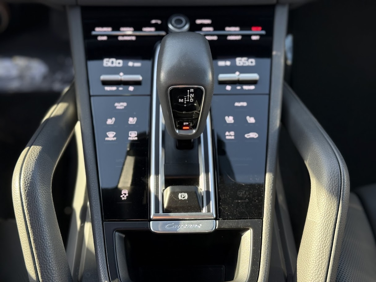 Porsche Cayenne Base 2021