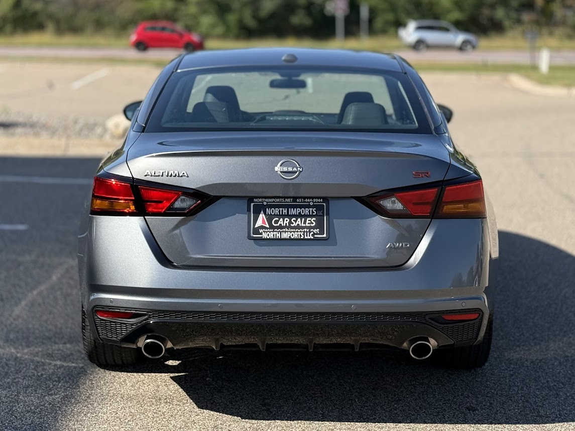 2024 Nissan Altima 2.5 SR photo 3
