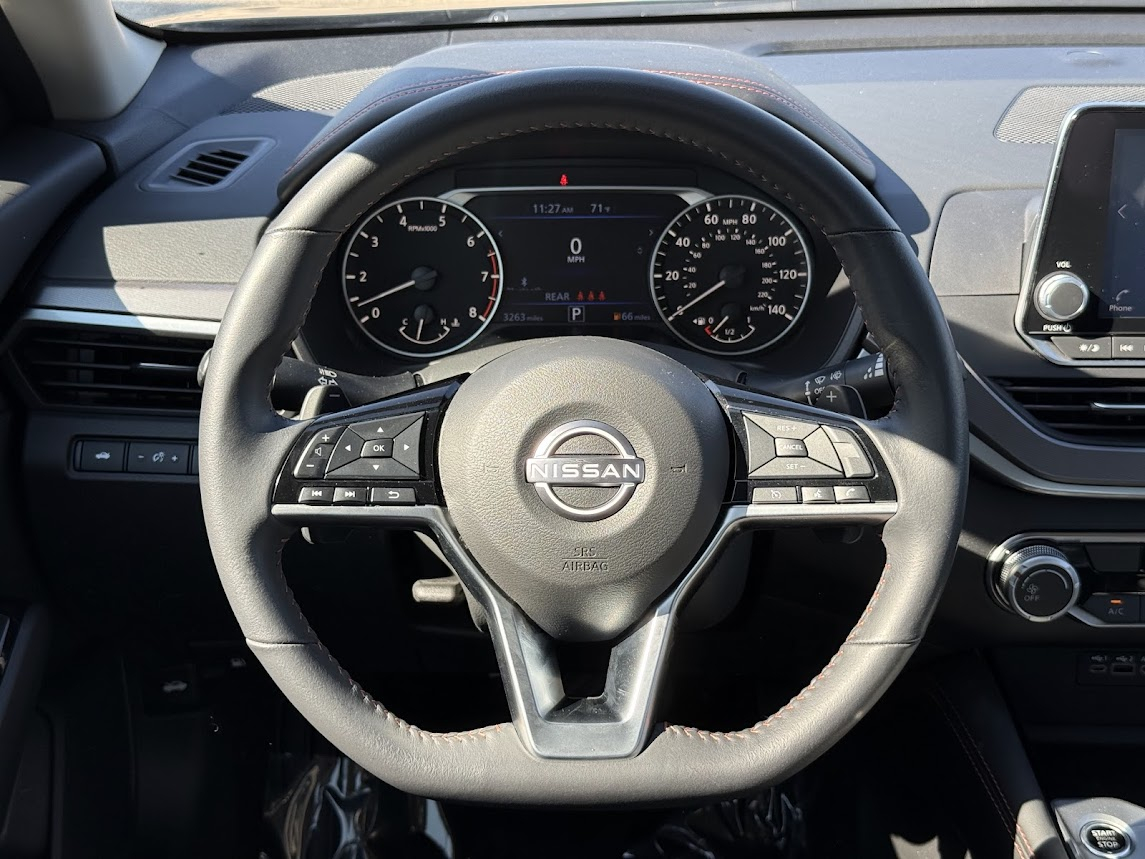 2024 Nissan Altima 2.5 SR photo 12