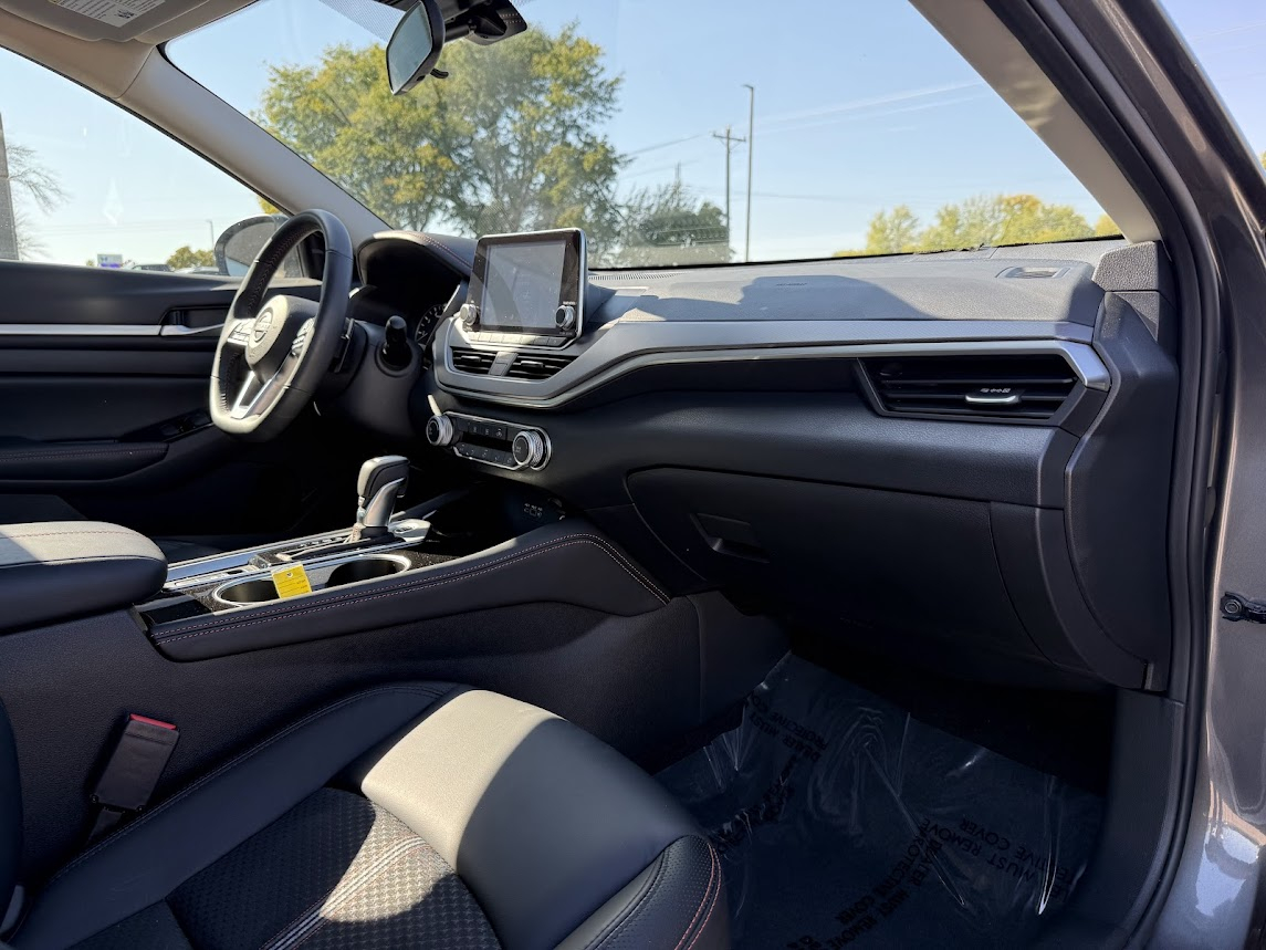 2024 Nissan Altima 2.5 SR photo 17