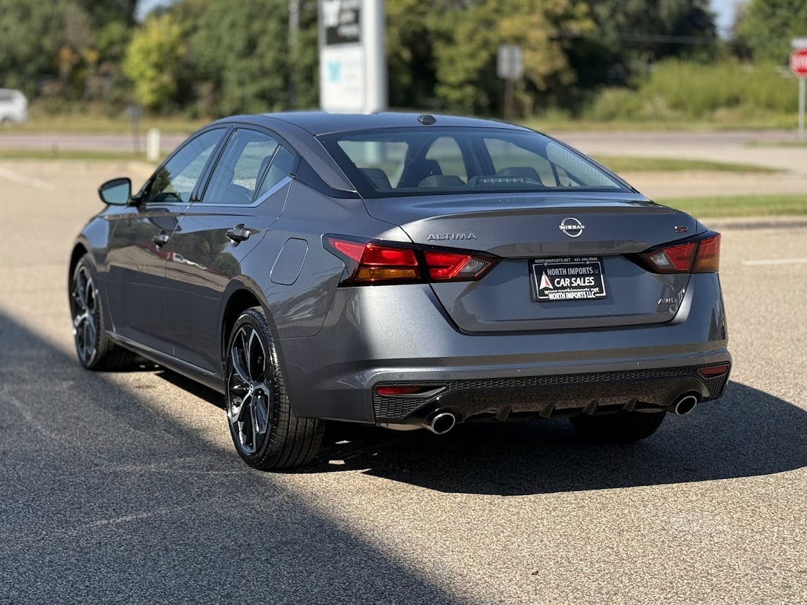 2024 Nissan Altima 2.5 SR photo 2