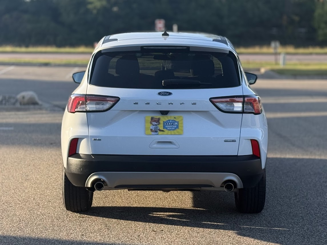 2022 Ford Escape Hybrid SE photo 2