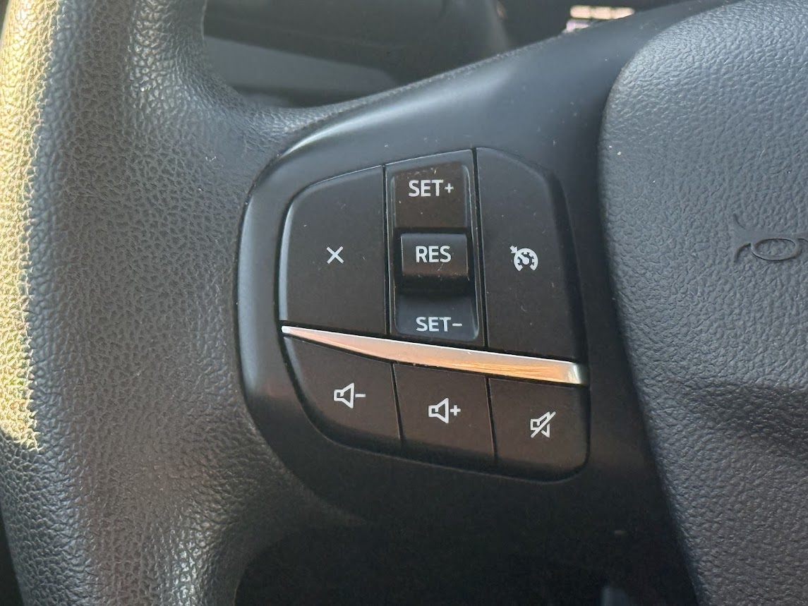 2022 Ford Escape Hybrid SE photo 9