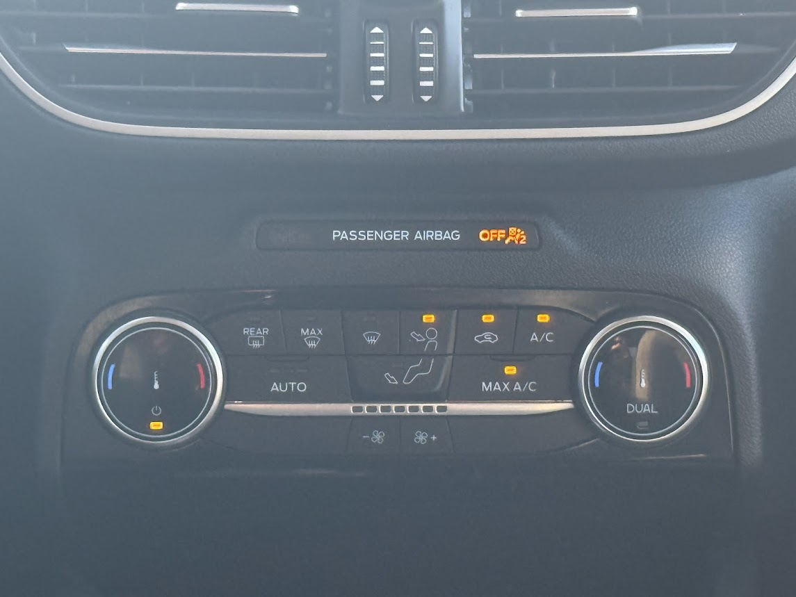 2022 Ford Escape Hybrid SE photo 16