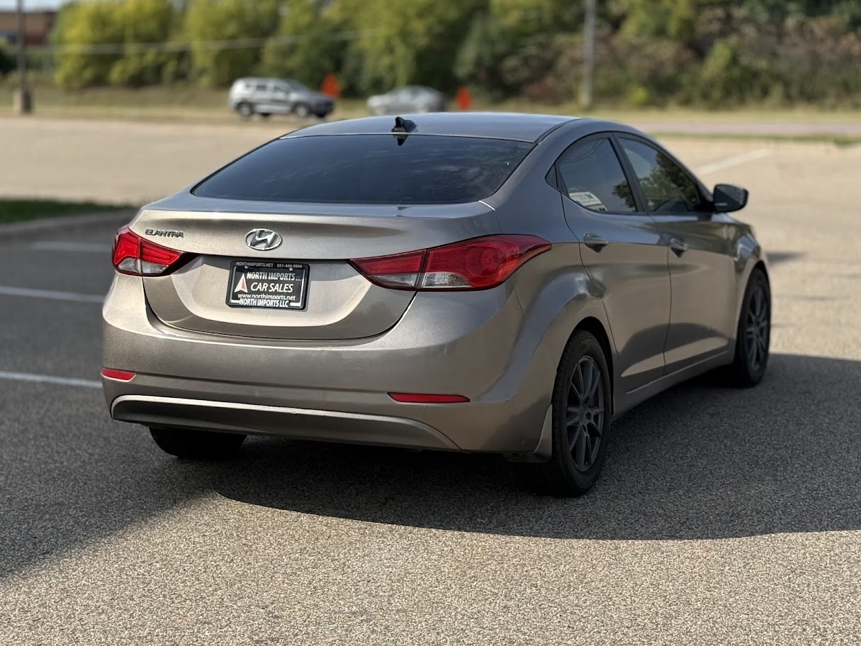 2016 Hyundai Elantra SE photo 3