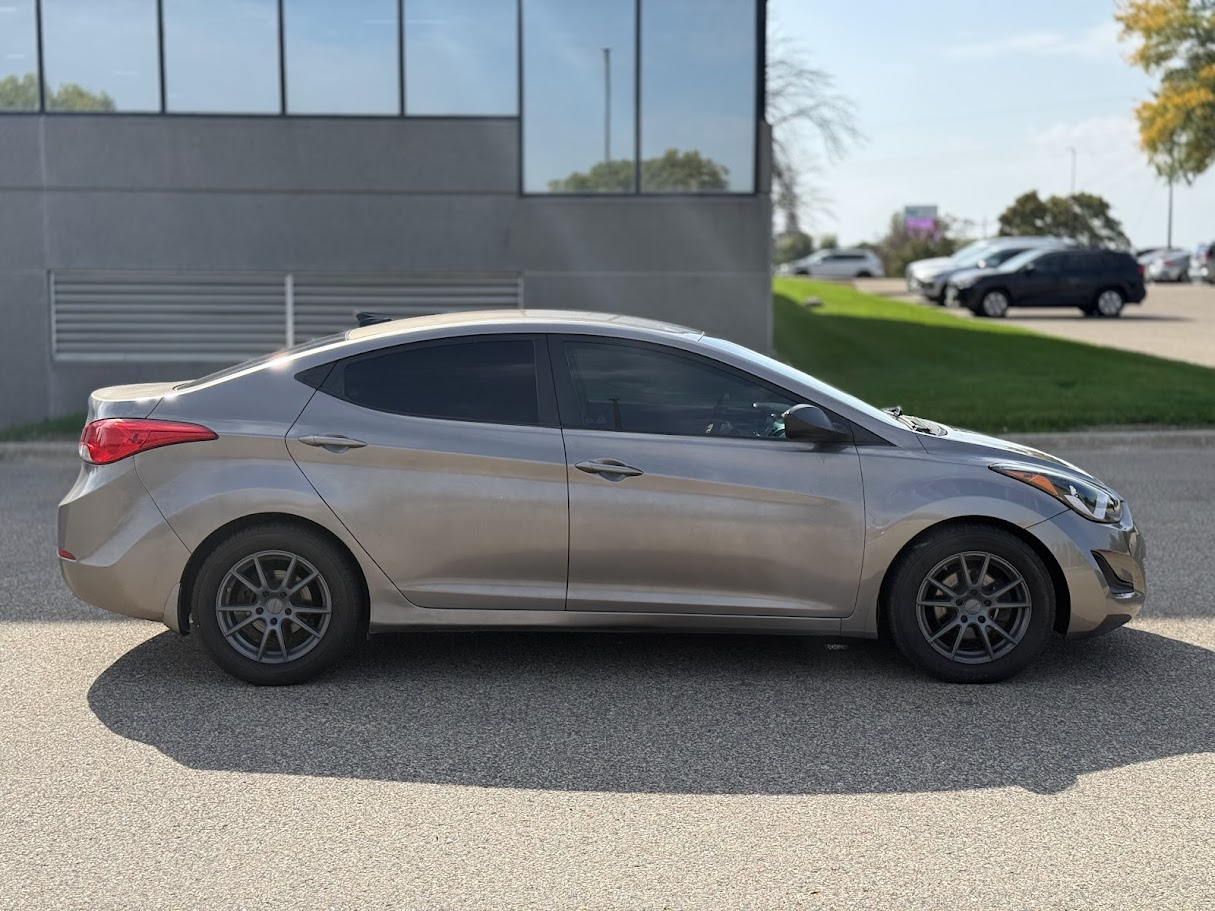 2016 Hyundai Elantra SE photo 4