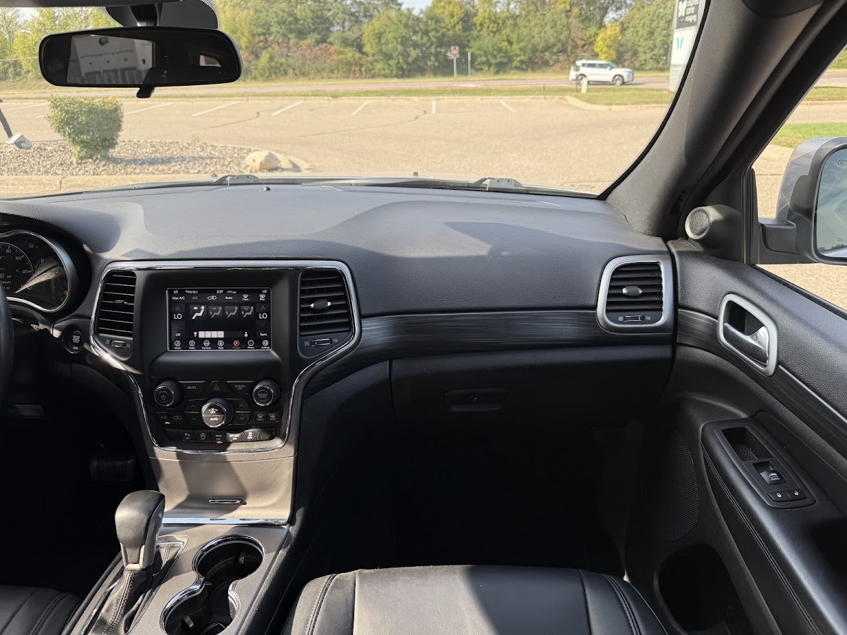2019 Jeep Grand Cherokee Laredo photo 16