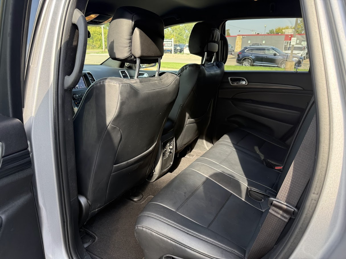 2019 Jeep Grand Cherokee Laredo photo 19