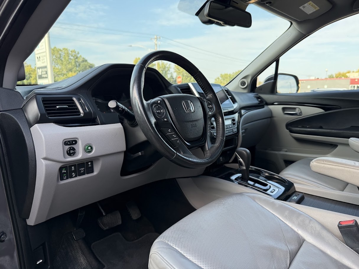 2019 Honda Ridgeline RTL-E photo 10