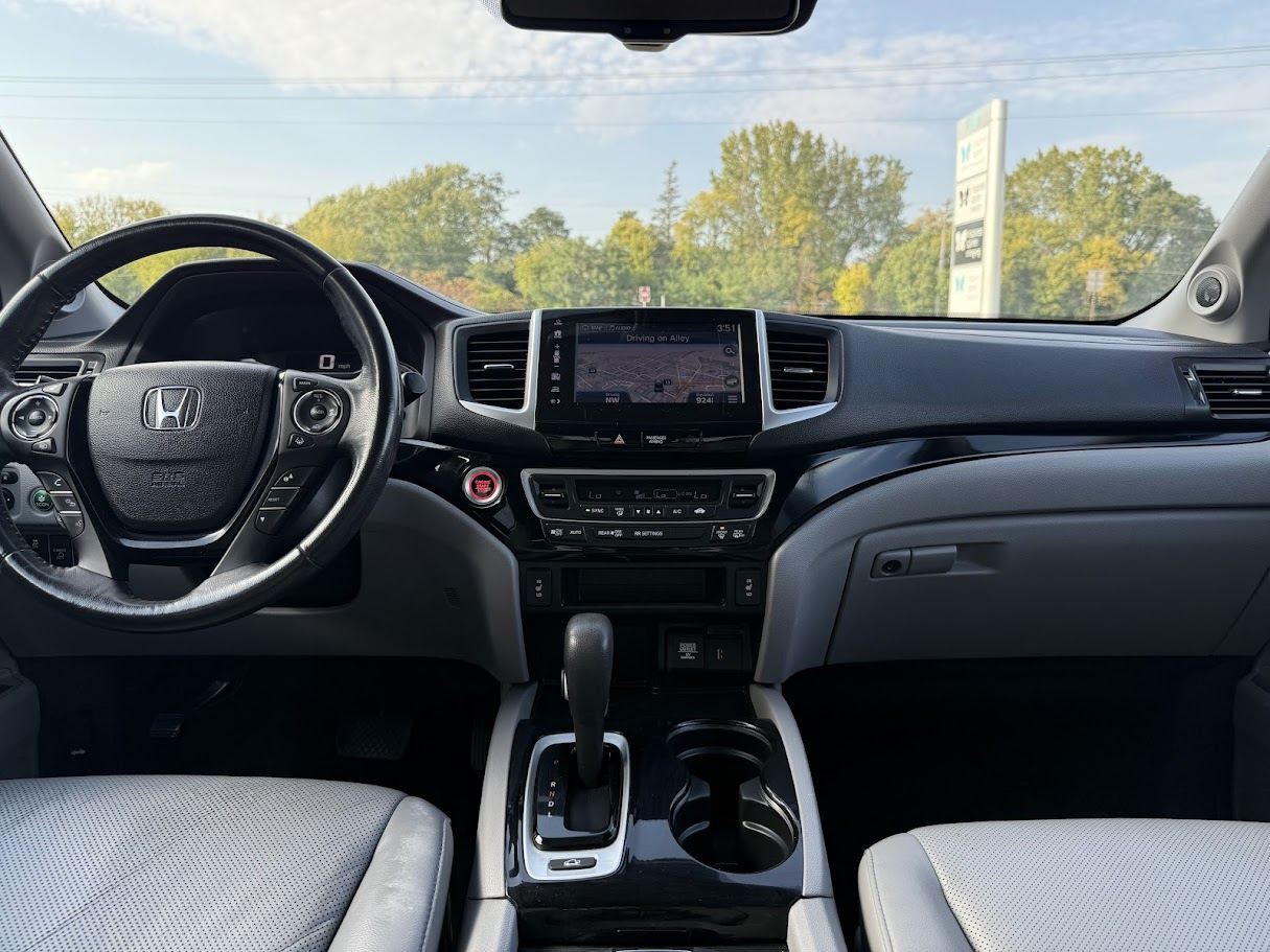 2019 Honda Ridgeline RTL-E photo 16