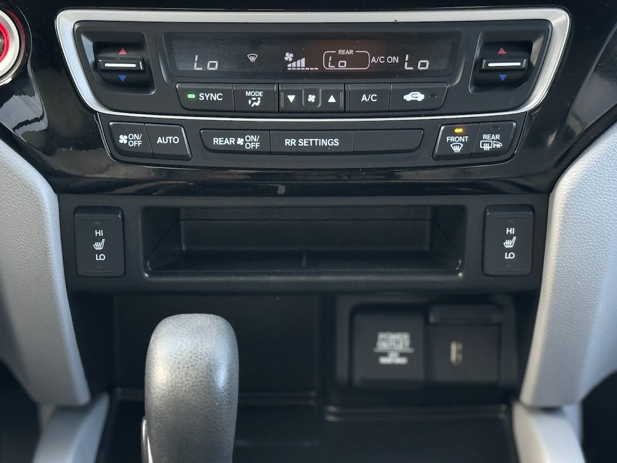 2019 Honda Ridgeline RTL-E photo 19