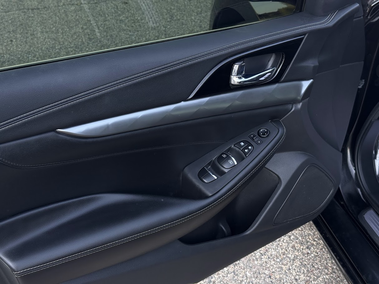 2021 Nissan Maxima SV photo 7