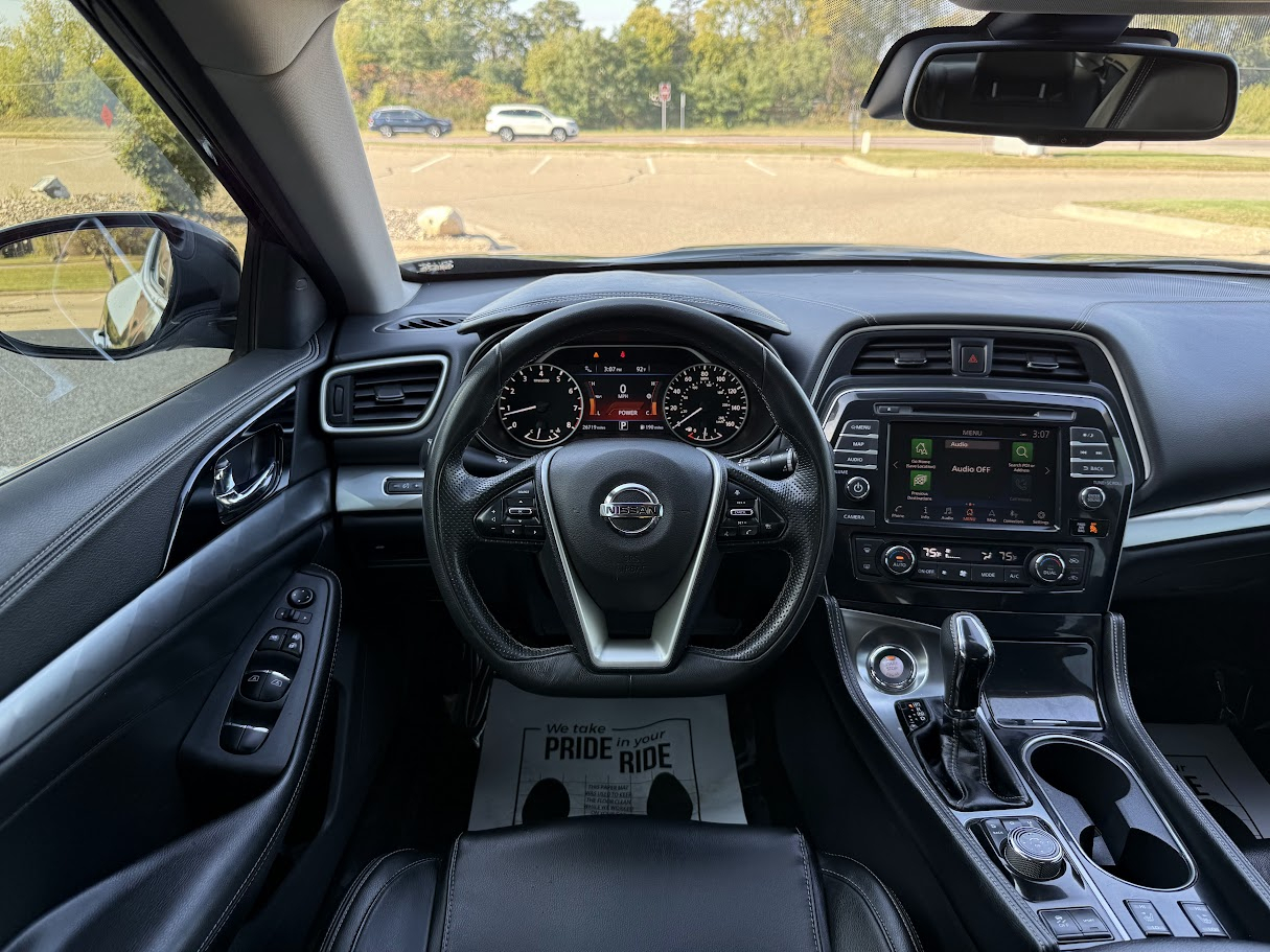 2021 Nissan Maxima SV photo 10