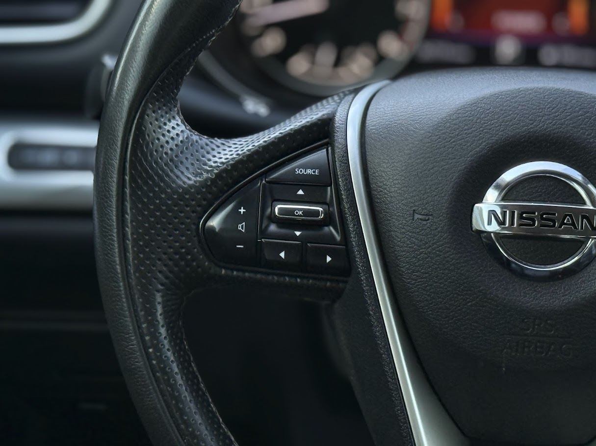 2021 Nissan Maxima SV photo 11