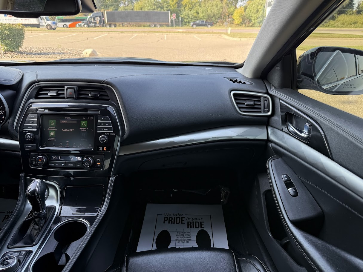 2021 Nissan Maxima SV photo 18