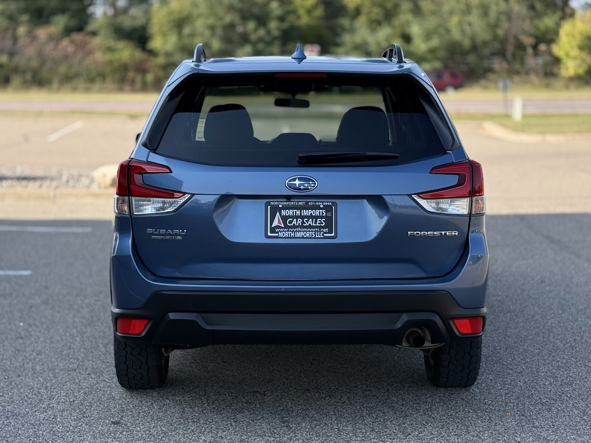 2022 Subaru Forester Premium photo 3