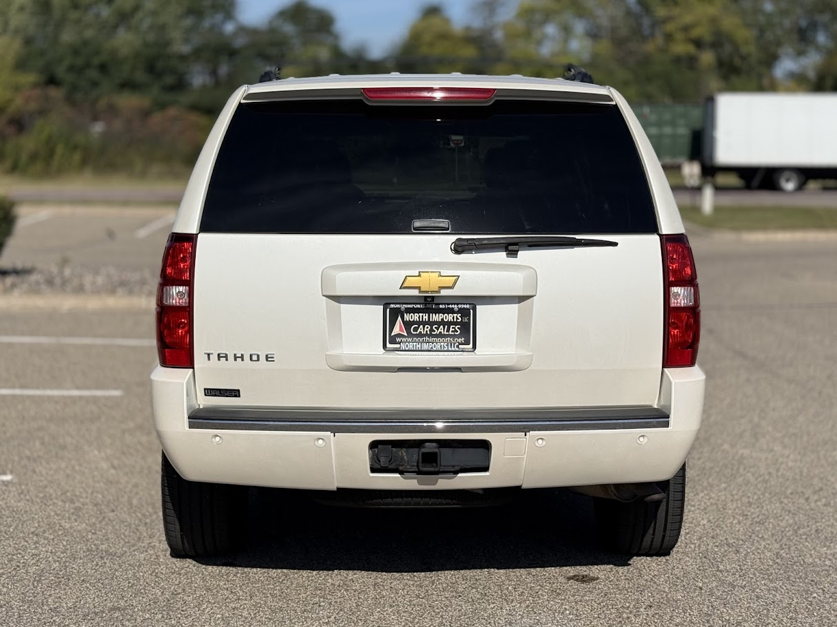 2013 Chevrolet Tahoe LTZ photo 2