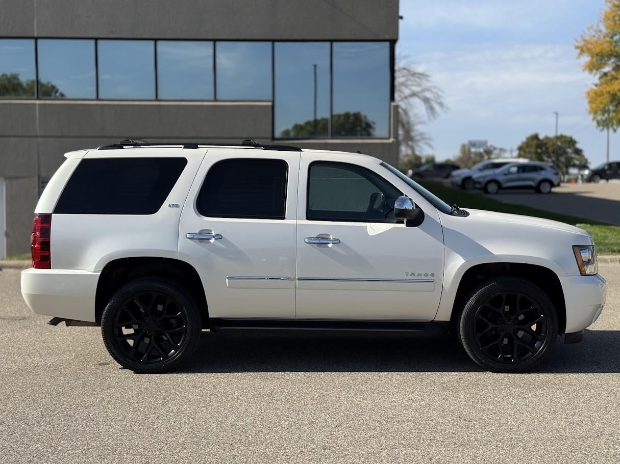 2013 Chevrolet Tahoe LTZ photo 4