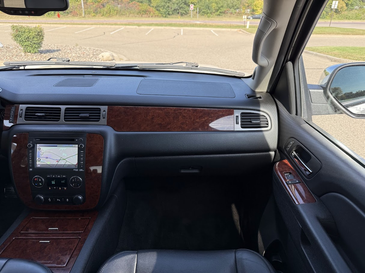 2013 Chevrolet Tahoe LTZ photo 17
