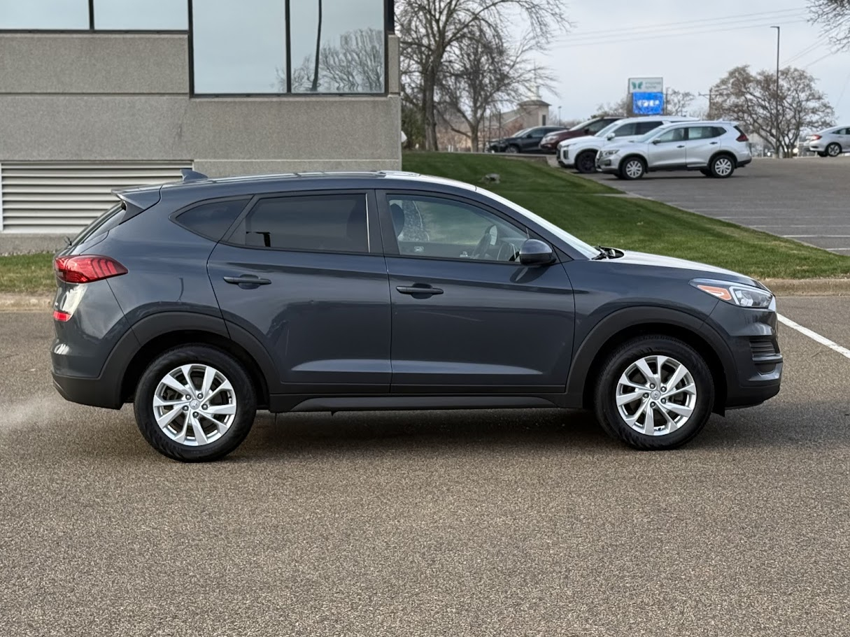 2019 Hyundai Tucson SE photo 3