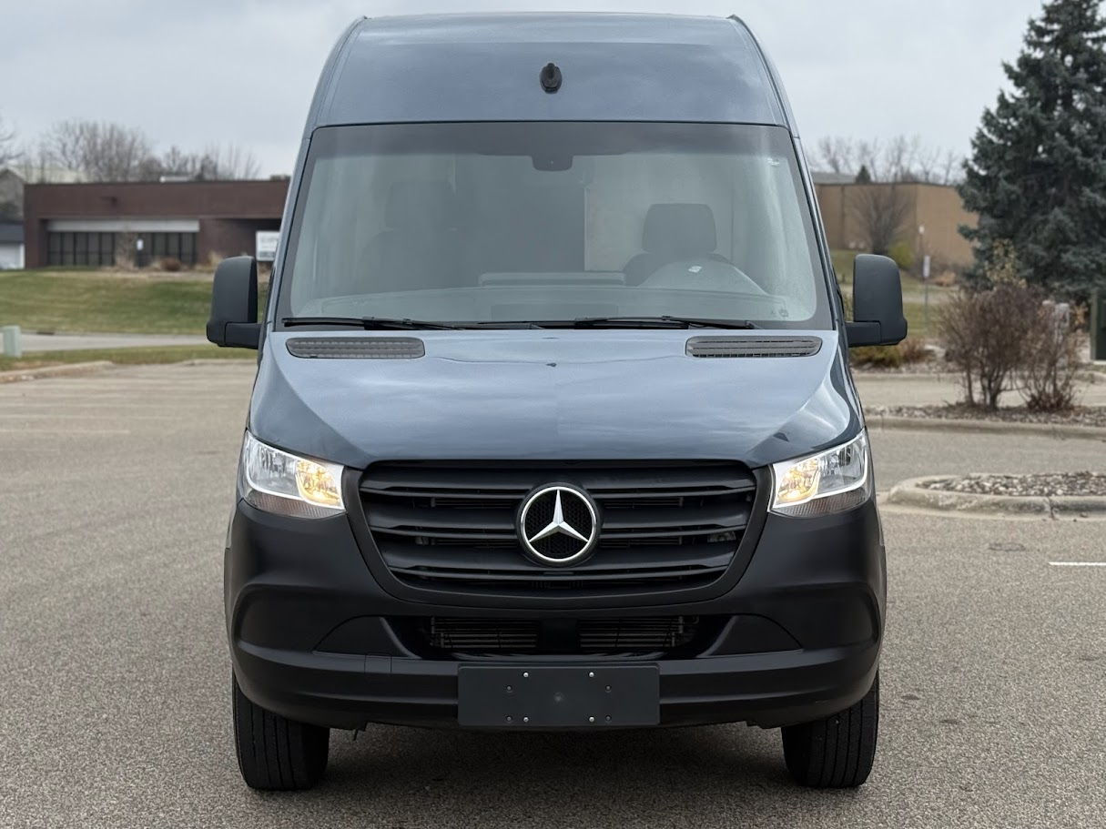 2019 Mercedes-Benz Sprinter Crew Van Base's photo