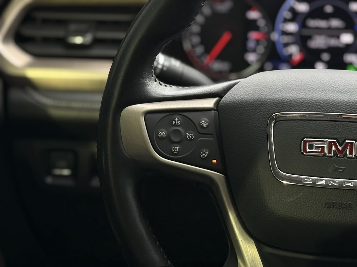 GMC Acadia Denali AWD 2020