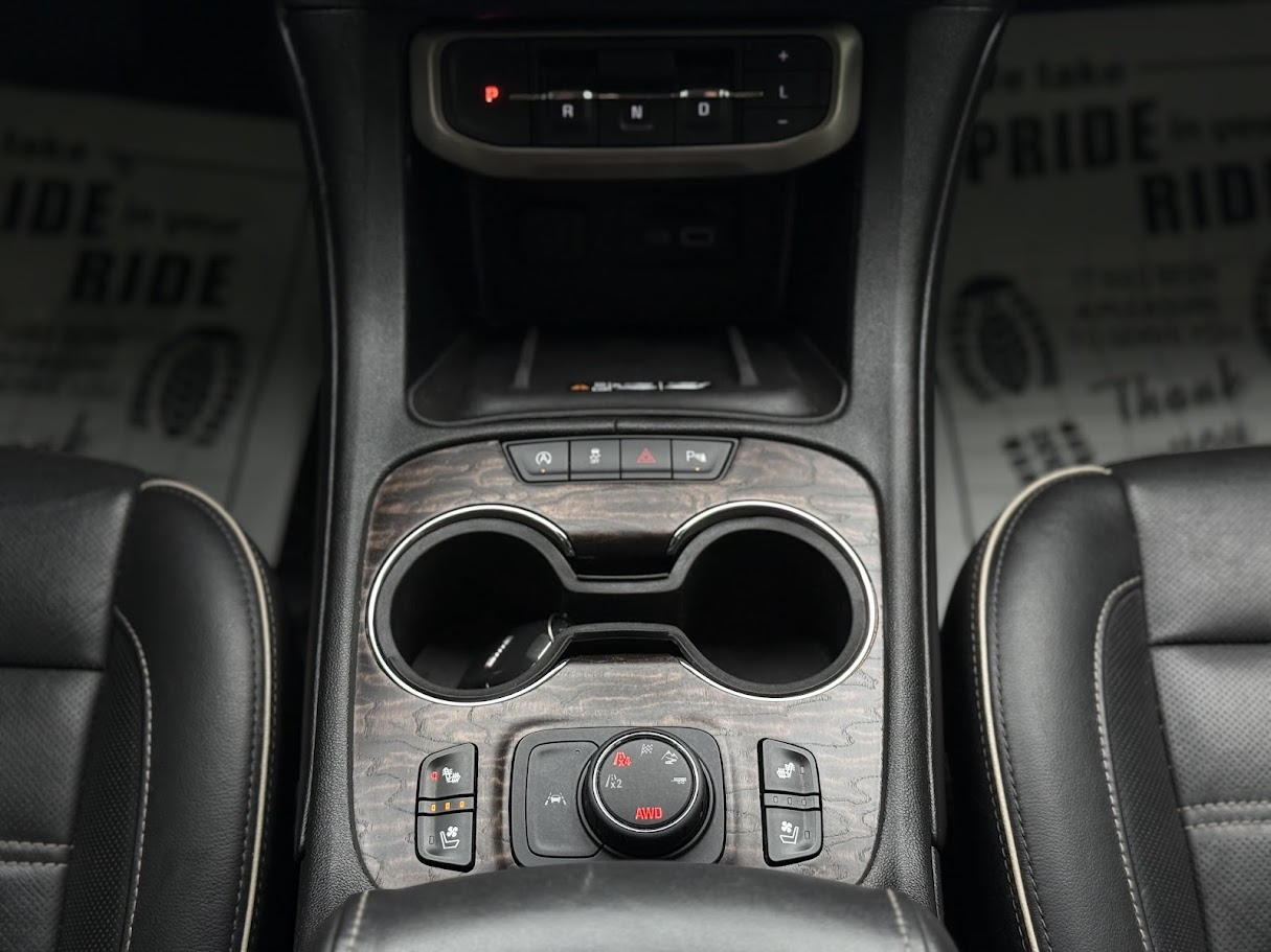 GMC Acadia Denali AWD 2020