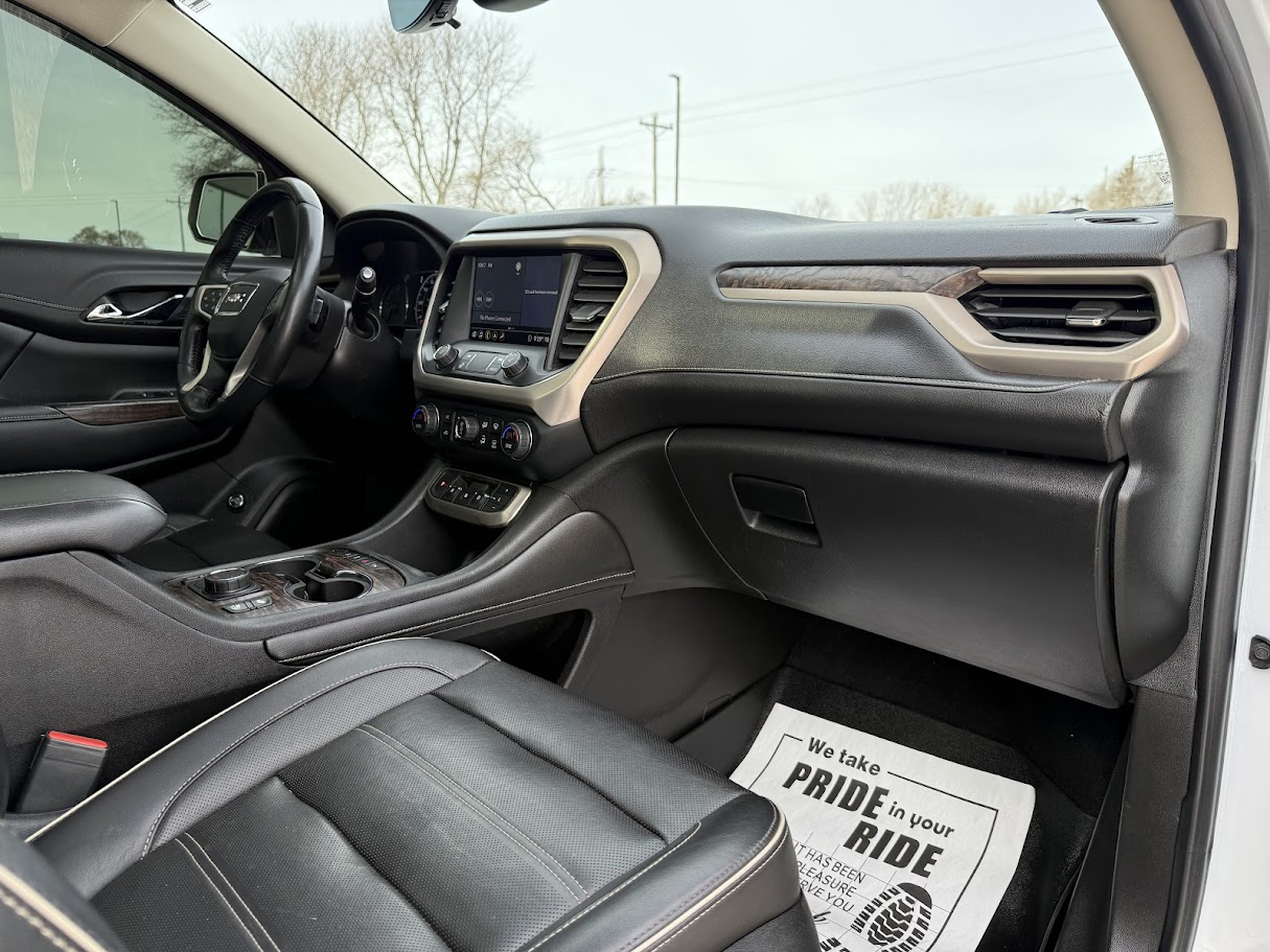 GMC Acadia Denali AWD 2020