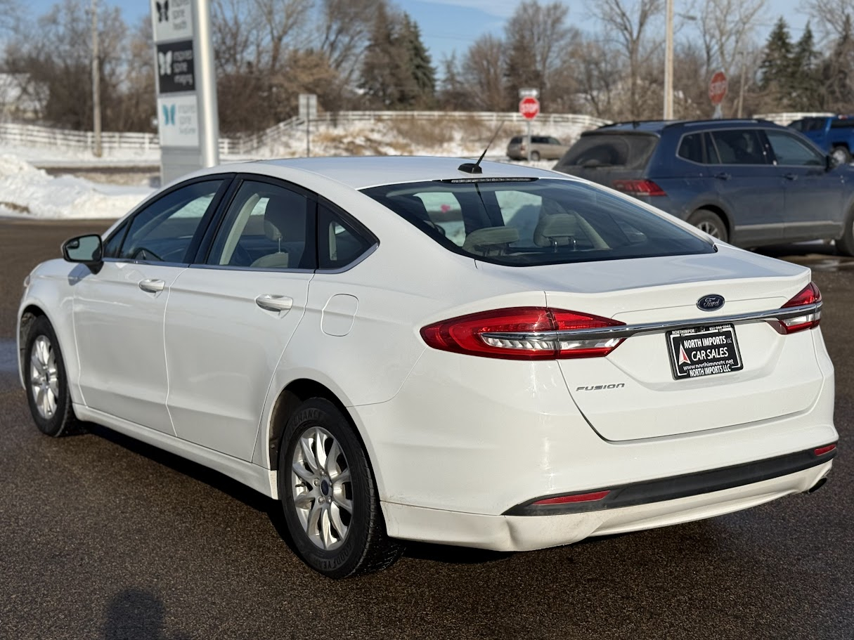 Ford Fusion S 2017