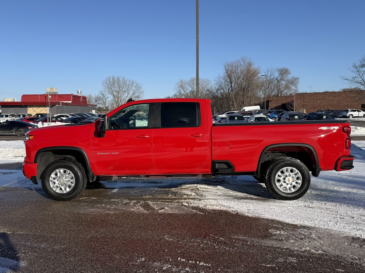 Chevrolet Silverado 3500HD LT Crew Cab 4WD 2025