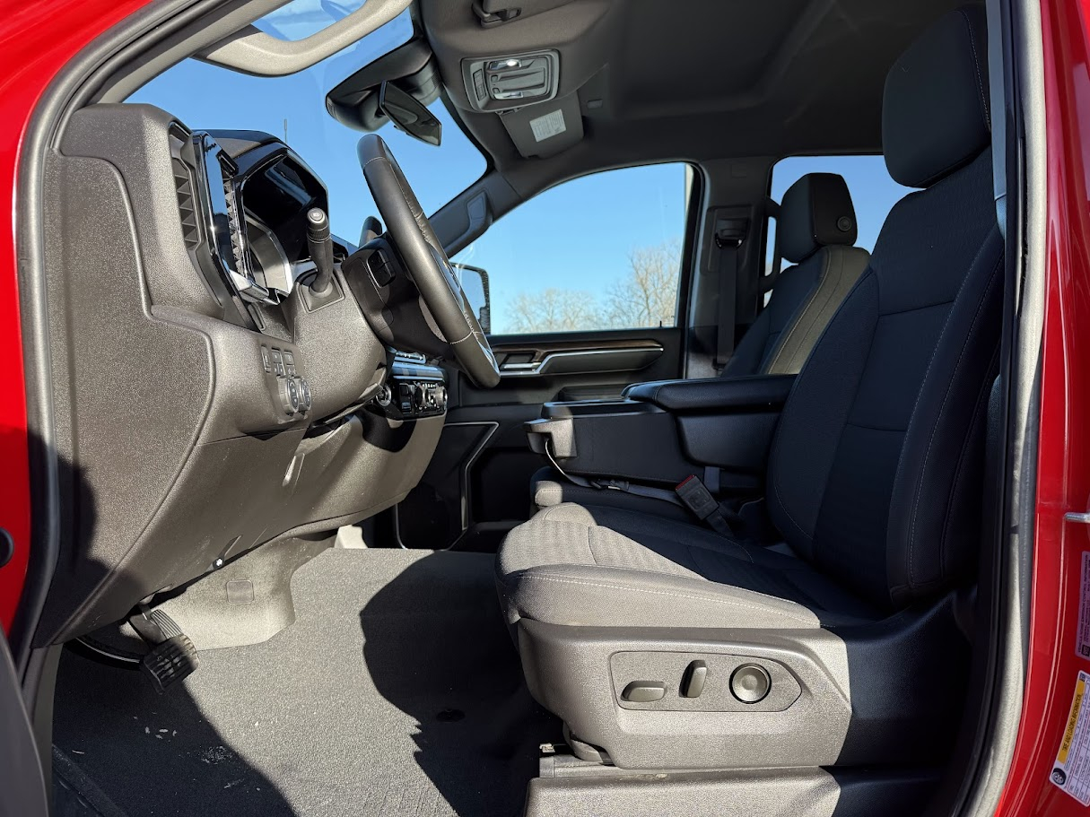 Chevrolet Silverado 3500HD LT Crew Cab 4WD 2025