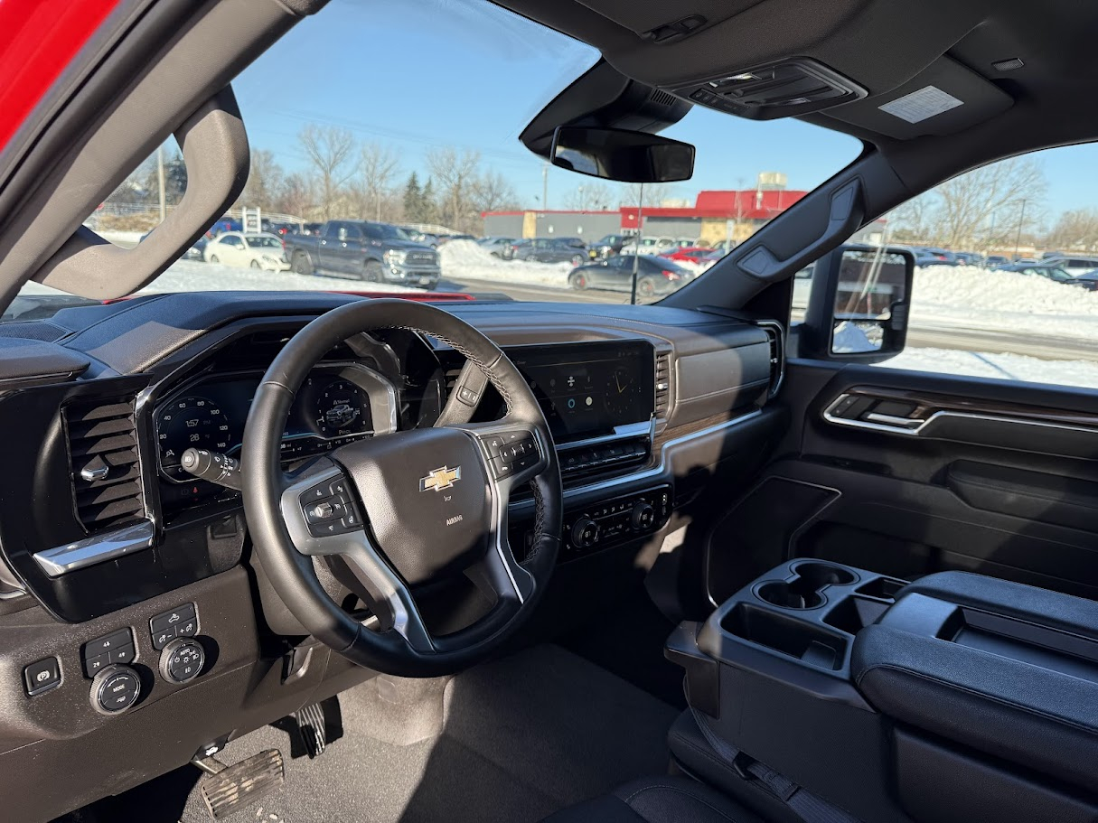 Chevrolet Silverado 3500HD LT Crew Cab 4WD 2025