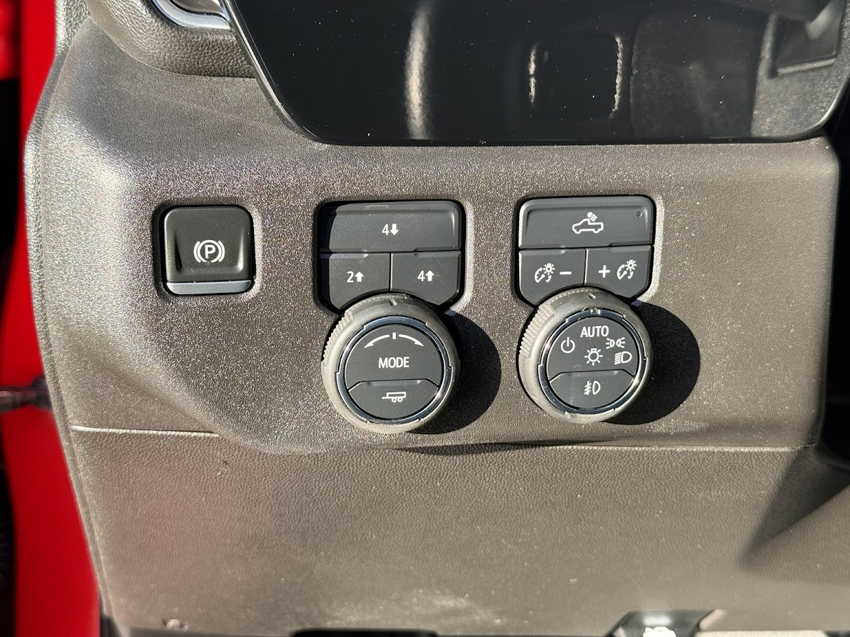 Chevrolet Silverado 3500HD LT Crew Cab 4WD 2025