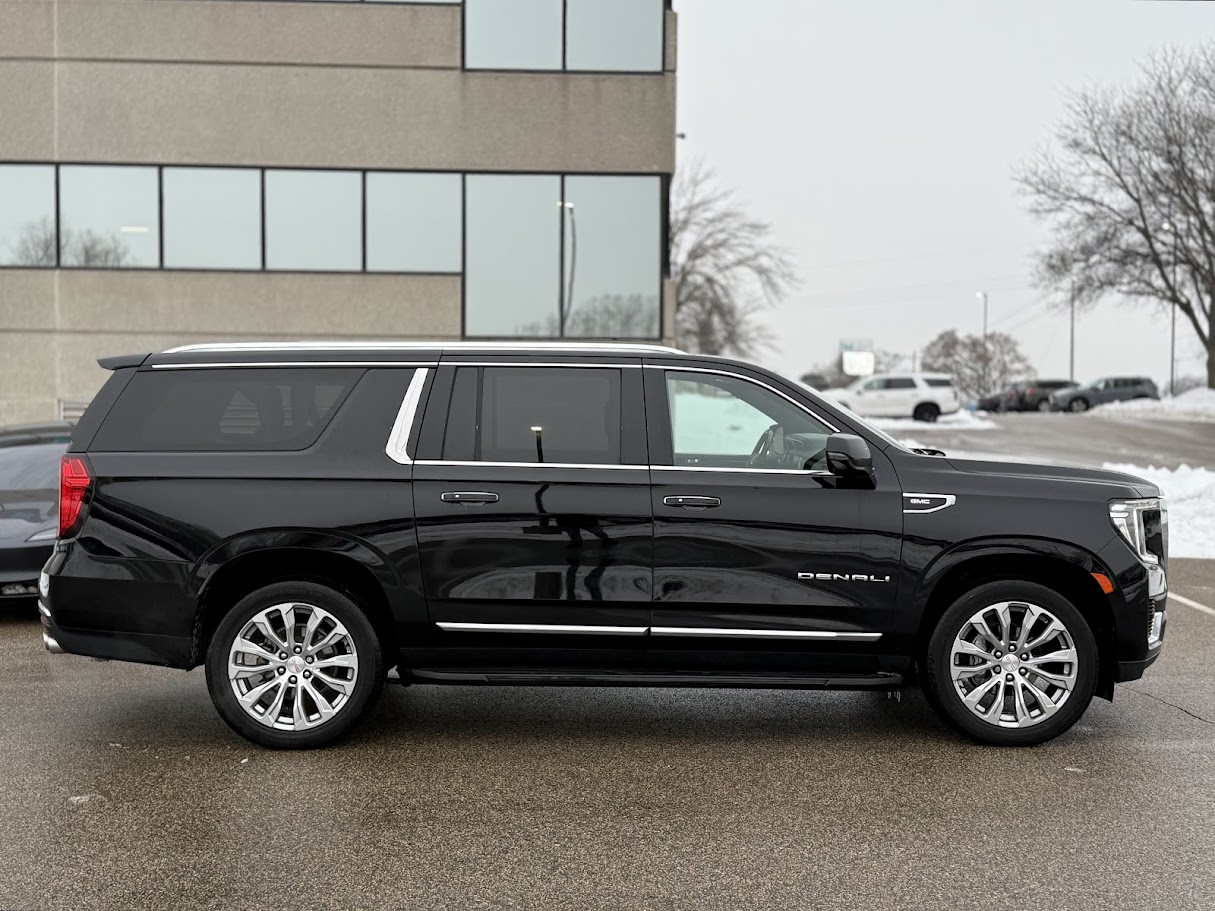 GMC Yukon XL Denali 4WD 2022