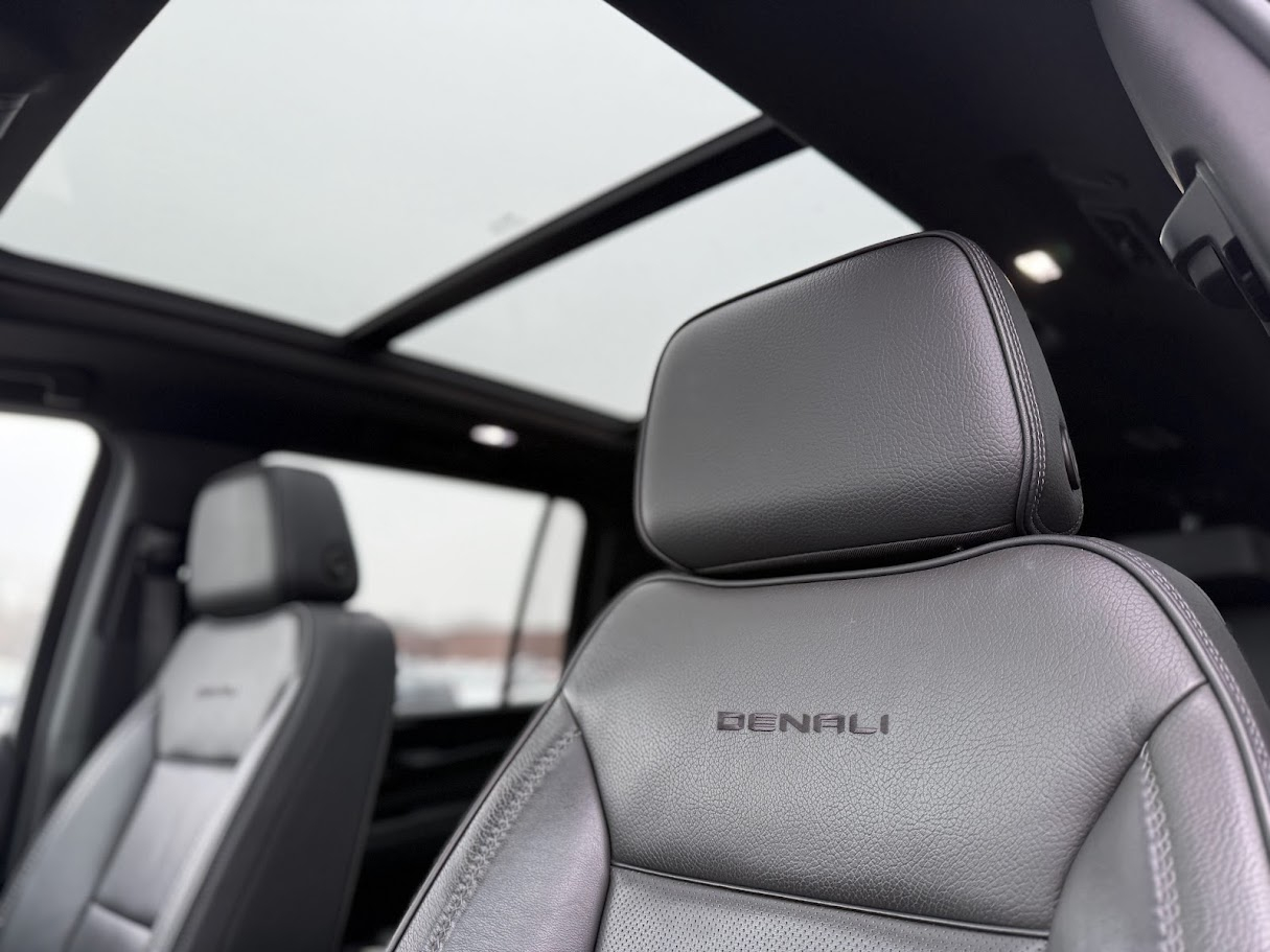GMC Yukon XL Denali 4WD 2022