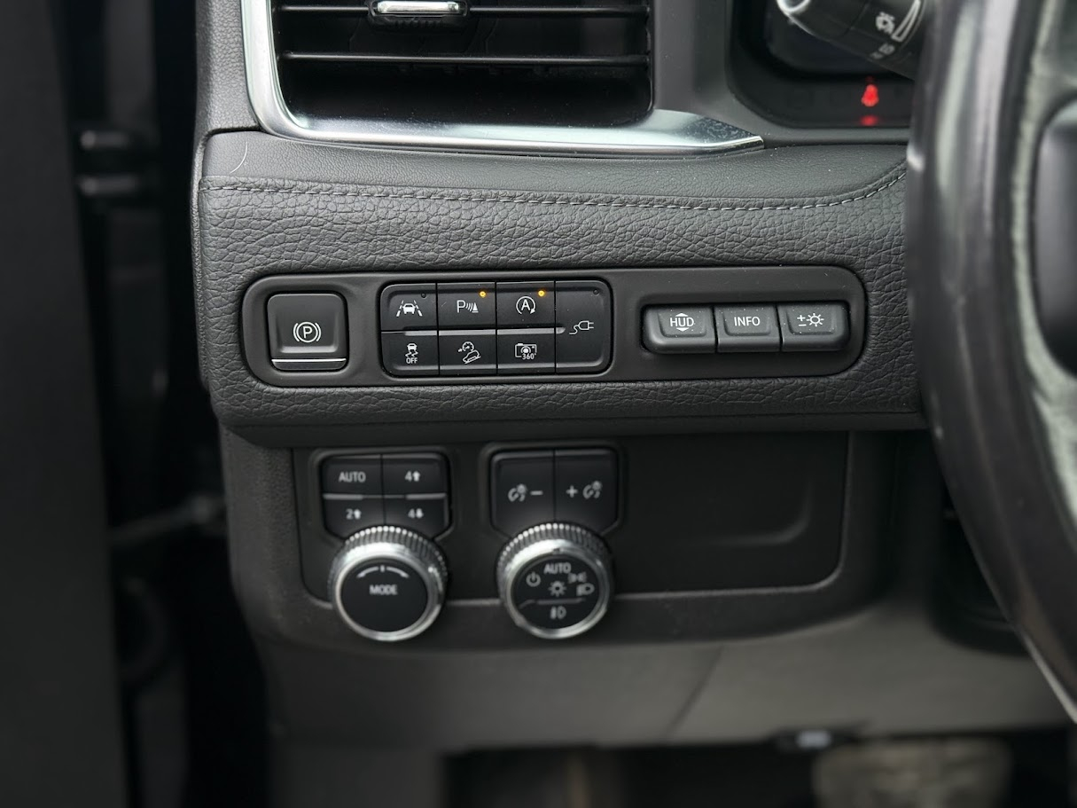 GMC Yukon XL Denali 4WD 2022