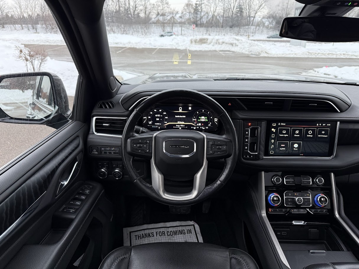 GMC Yukon XL Denali 4WD 2022