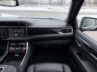 GMC Yukon XL Denali 4WD 2022