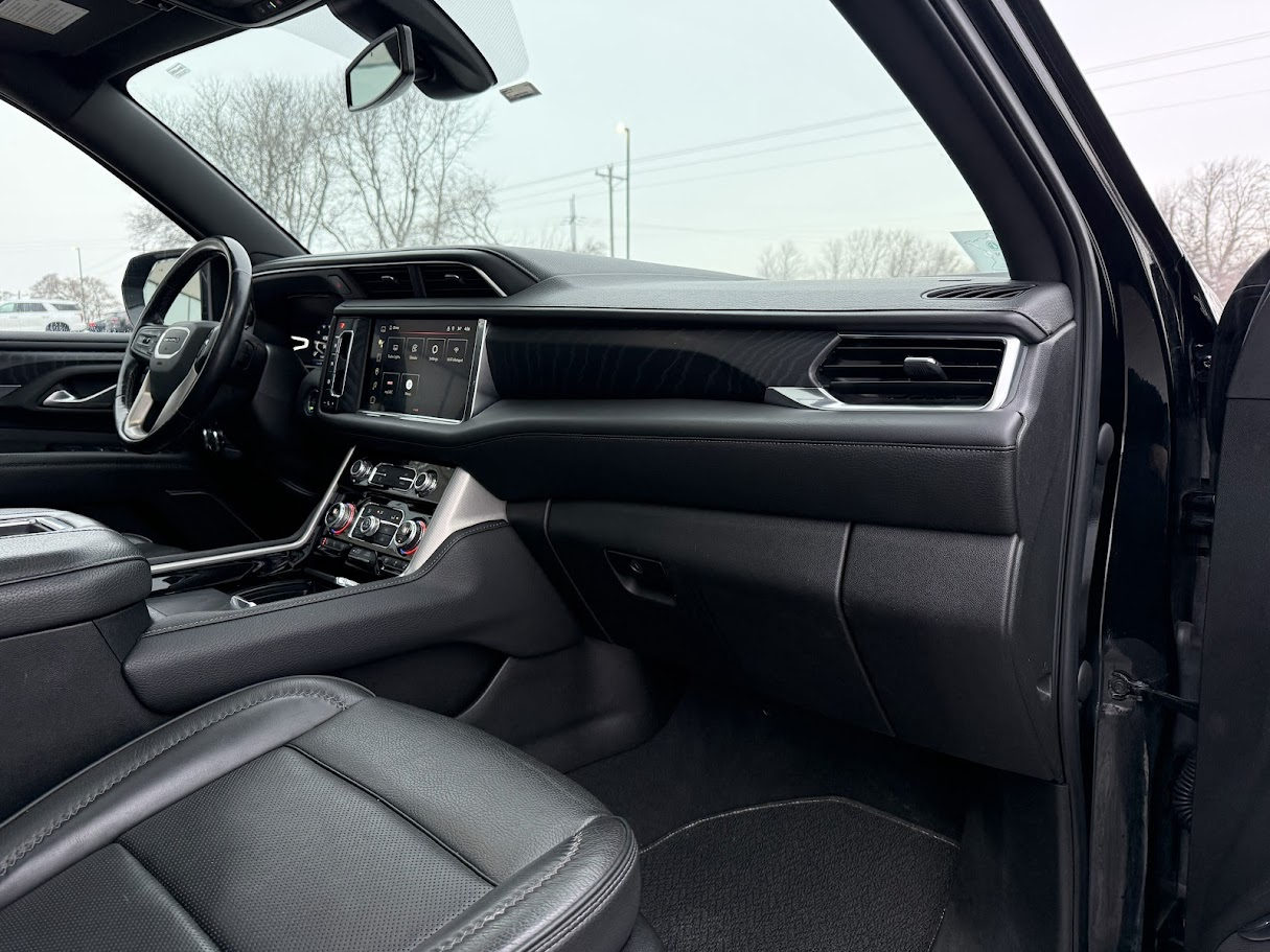 GMC Yukon XL Denali 4WD 2022