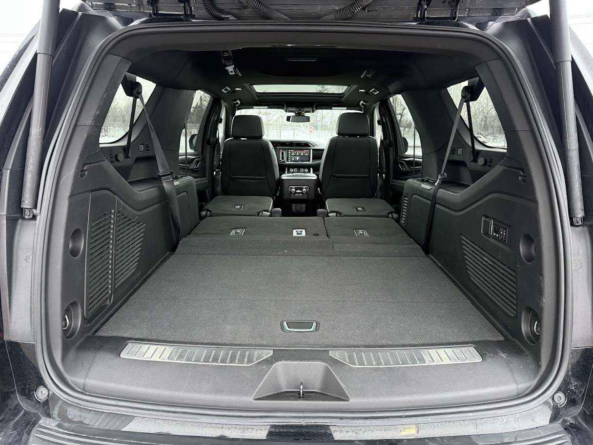 GMC Yukon XL Denali 4WD 2022