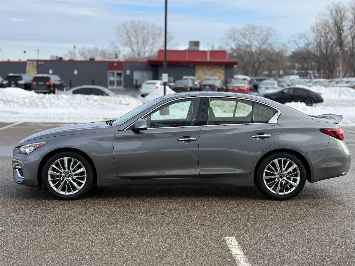 Infiniti Q50 3.0t LUXE AWD 2021
