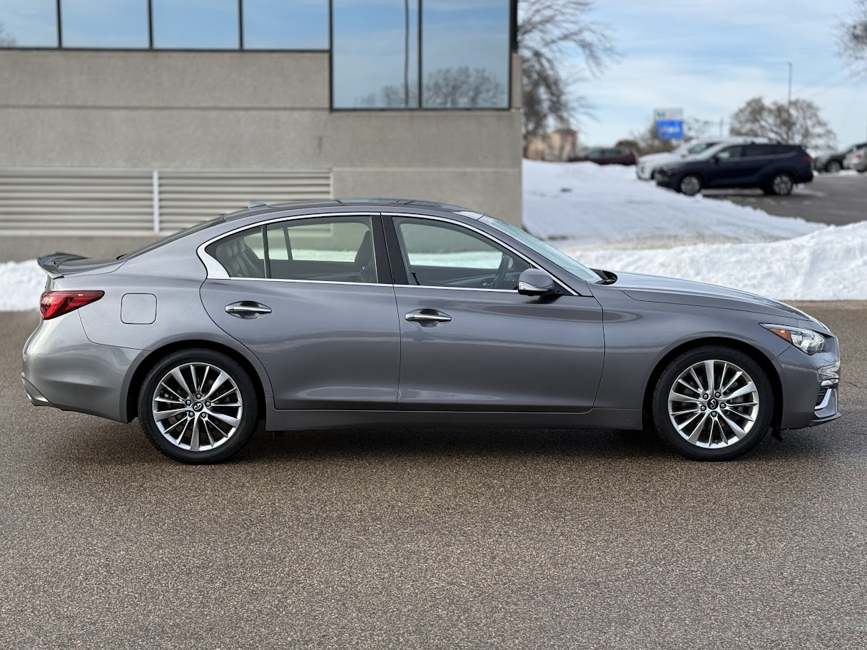 Infiniti Q50 3.0t LUXE AWD 2021