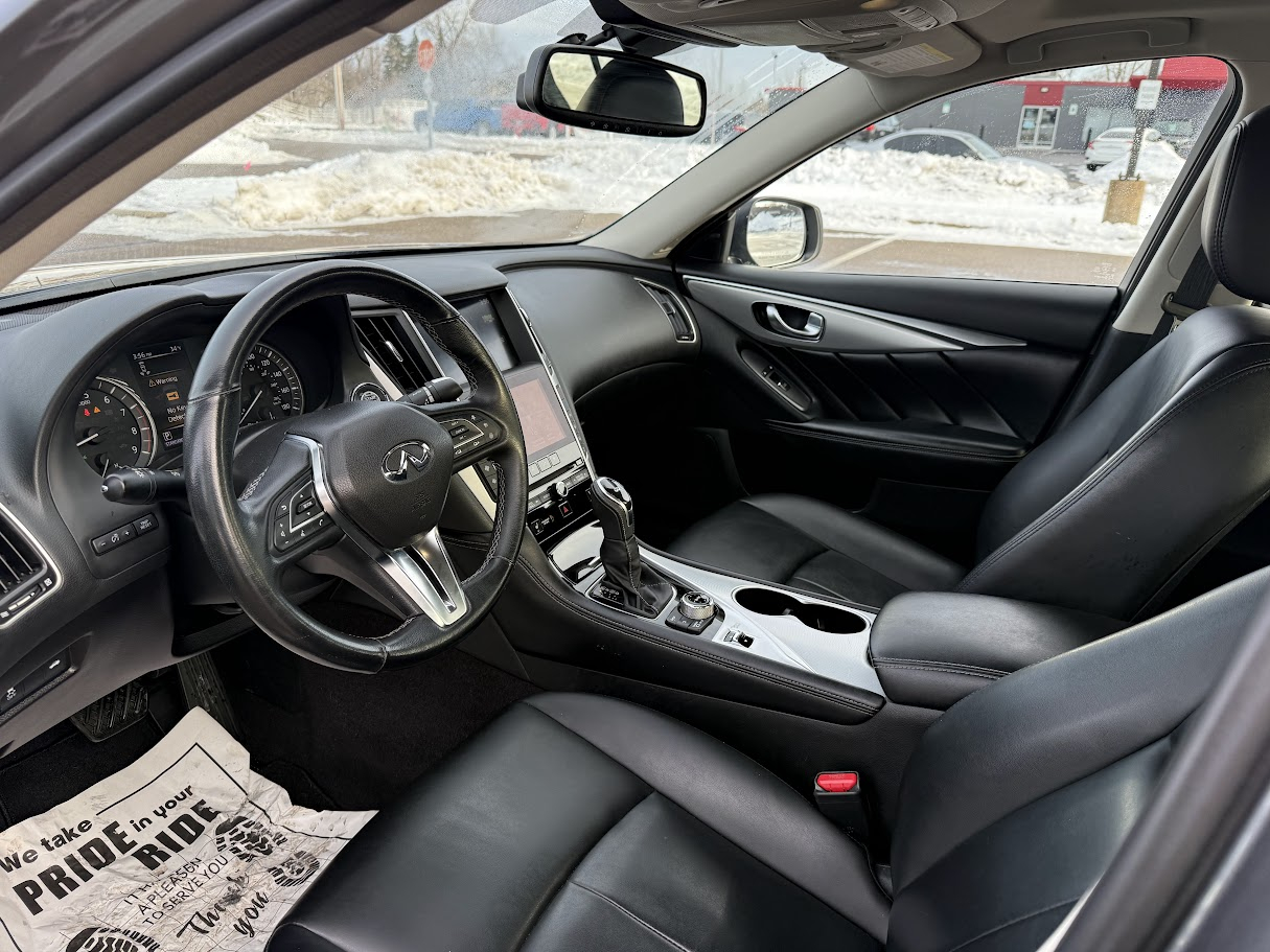 Infiniti Q50 3.0t LUXE AWD 2021