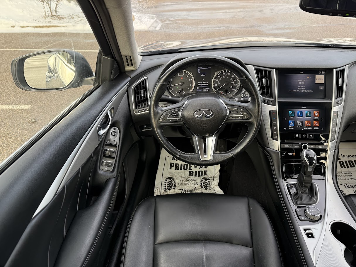 Infiniti Q50 3.0t LUXE AWD 2021