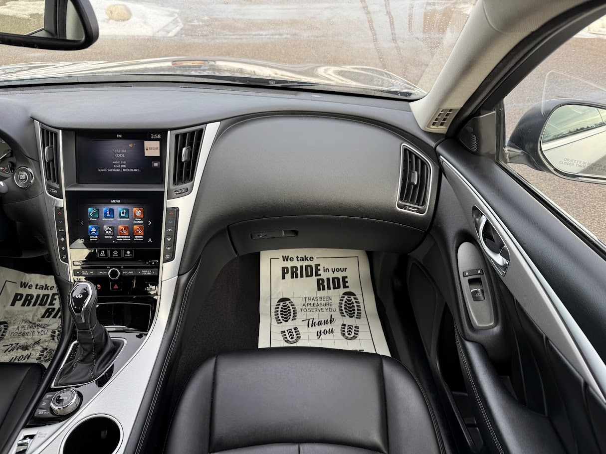 Infiniti Q50 3.0t LUXE AWD 2021